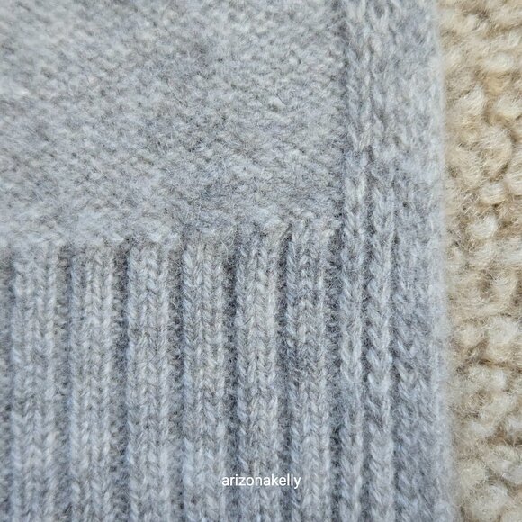 NWOT Cashmere Knit Light Grey Classic Scarf With Ribbed Ends - Picture 5 of 12